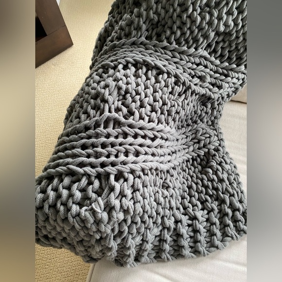 Pottery Barn chunky knit throw - Picture 2 of 6